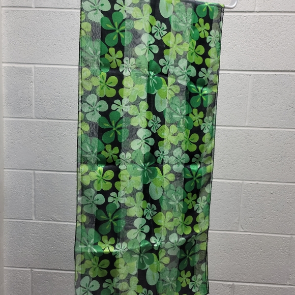 Shamrock scarf - Picture 1 of 4
